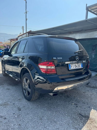 Mercedes-Benz Classe ML 320 CDI Sport (4)