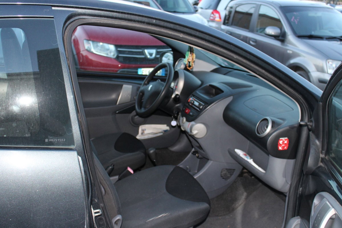 Peugeot 107 68CV 5p. Desir (11)