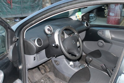Peugeot 107 68CV 5p. Desir (15)