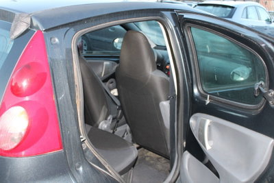 Peugeot 107 68CV 5p. Desir (8)
