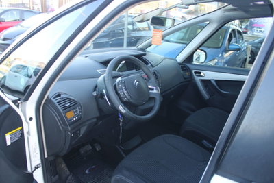 Citroen C4 Picasso 1.6 HDi 110 FAP Seduction (2)