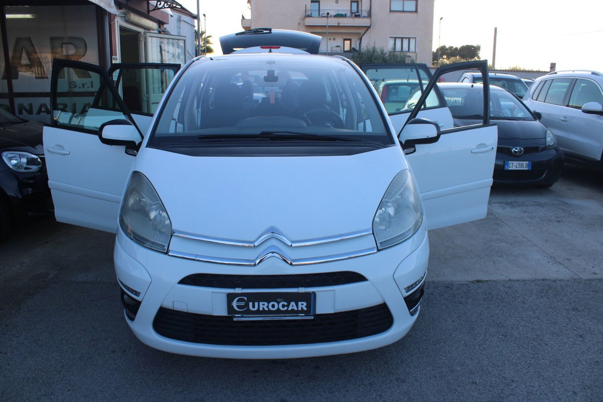 Citroen C4 Picasso 1.6 HDi 110 FAP Seduction (9)