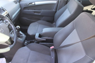 Opel Zafira 1.7 CDTI 110CV Edition (13)
