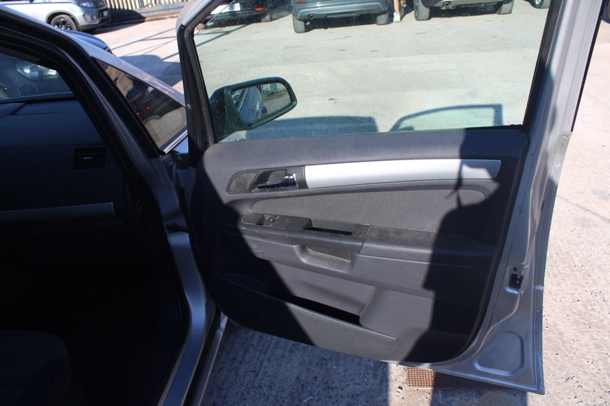 Opel Zafira 1.7 CDTI 110CV Edition (18)