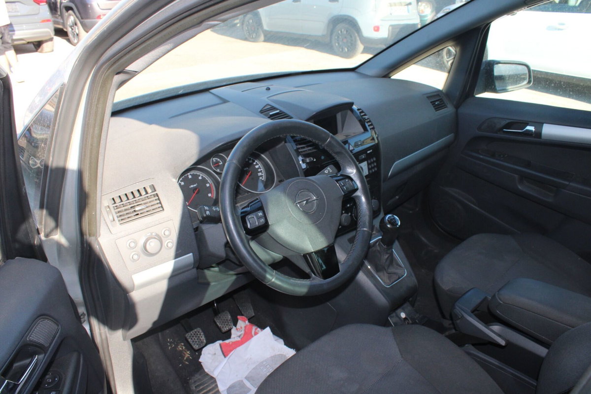Opel Zafira 1.7 CDTI 110CV Edition (7)