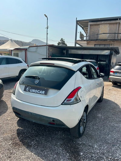 Lancia Ypsilon 1.3 MJT 16V 95 CV 5 porte S&S Silver (6)