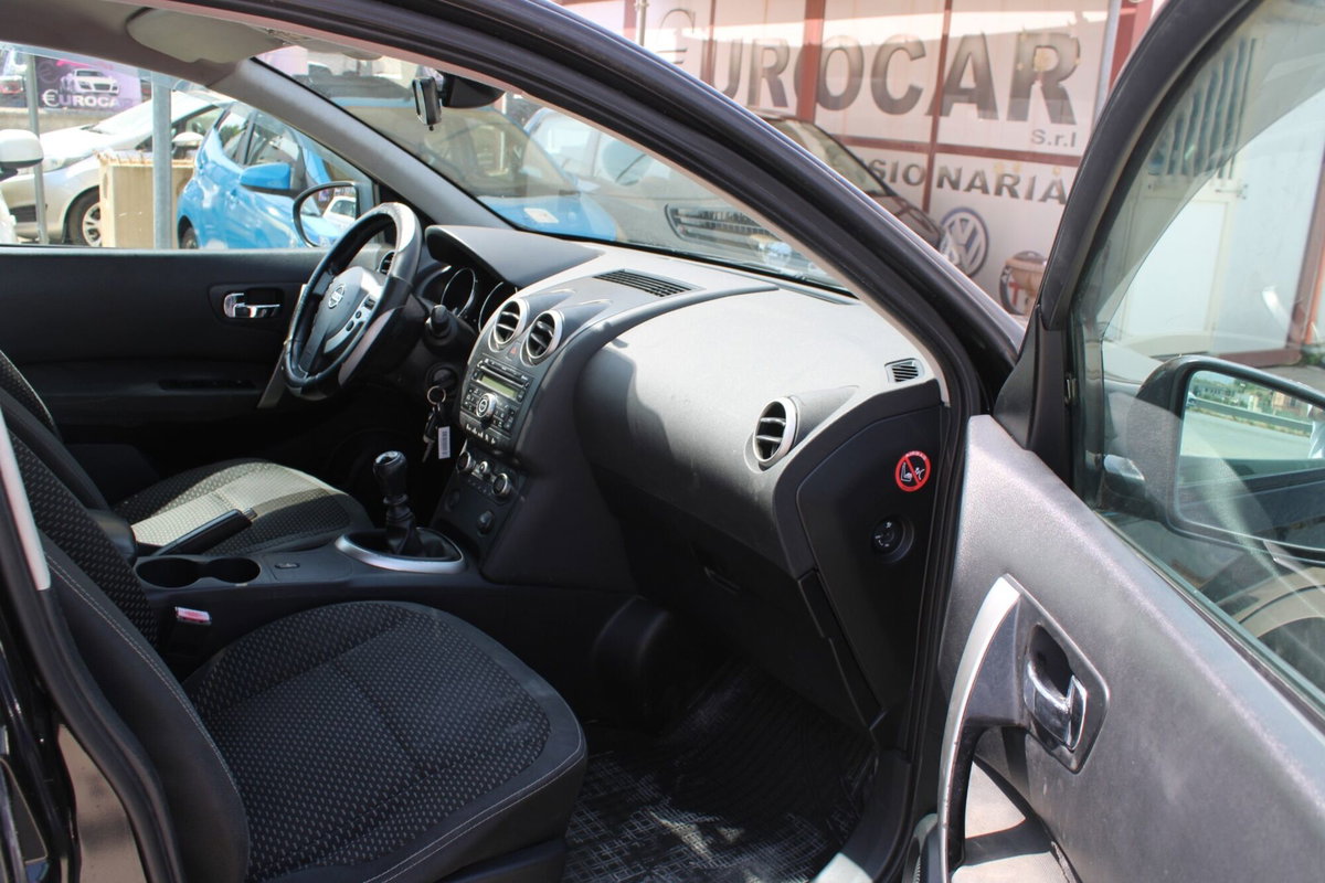 Nissan Qashqai 1.5 dCi Visia (11)