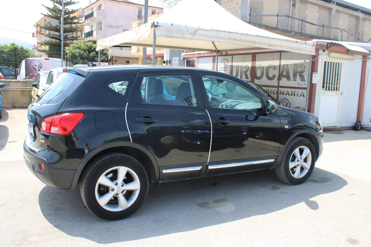 Nissan Qashqai 1.5 dCi Visia (3)