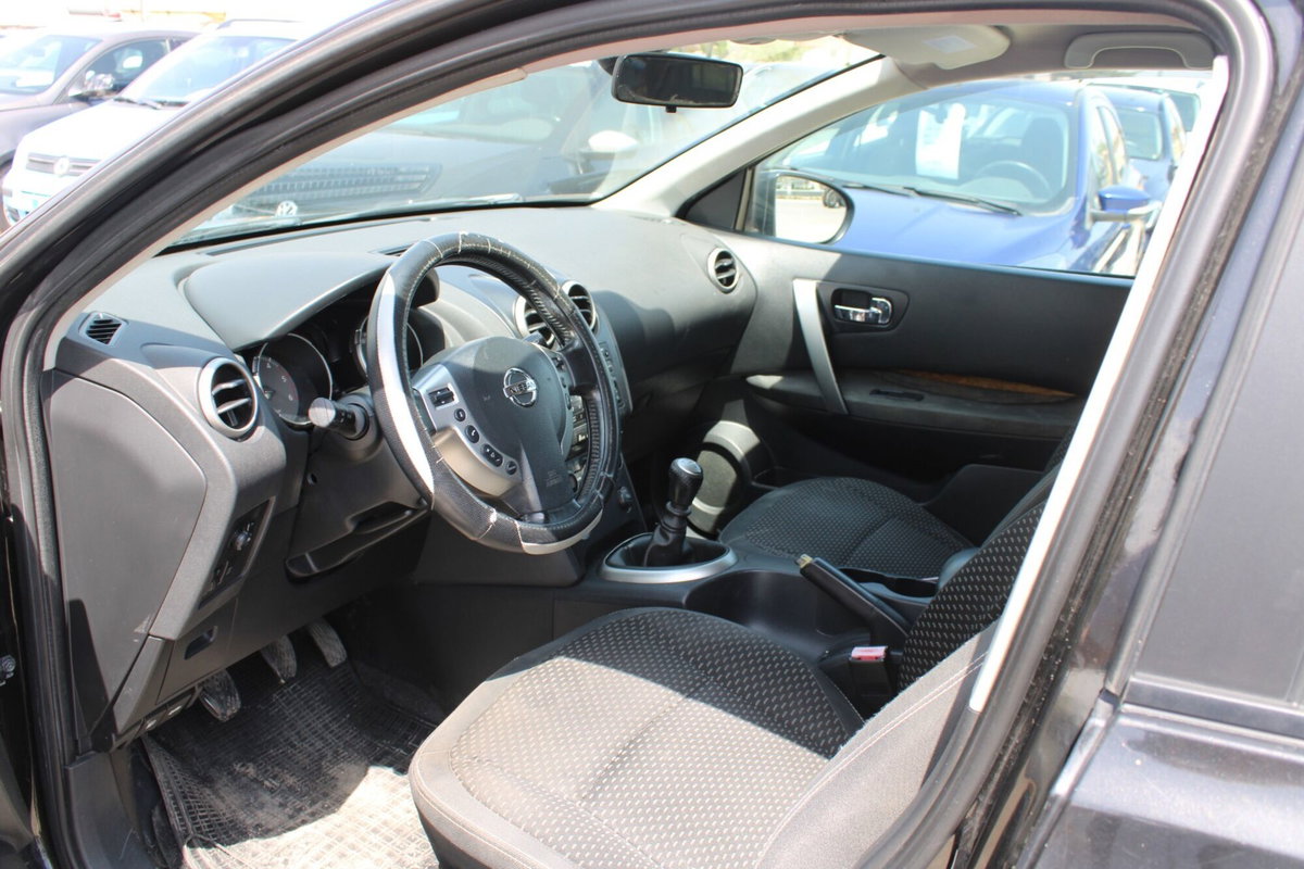 Nissan Qashqai 1.5 dCi Visia (8)