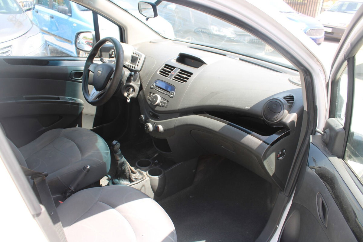 Chevrolet Spark 1.0 (7)