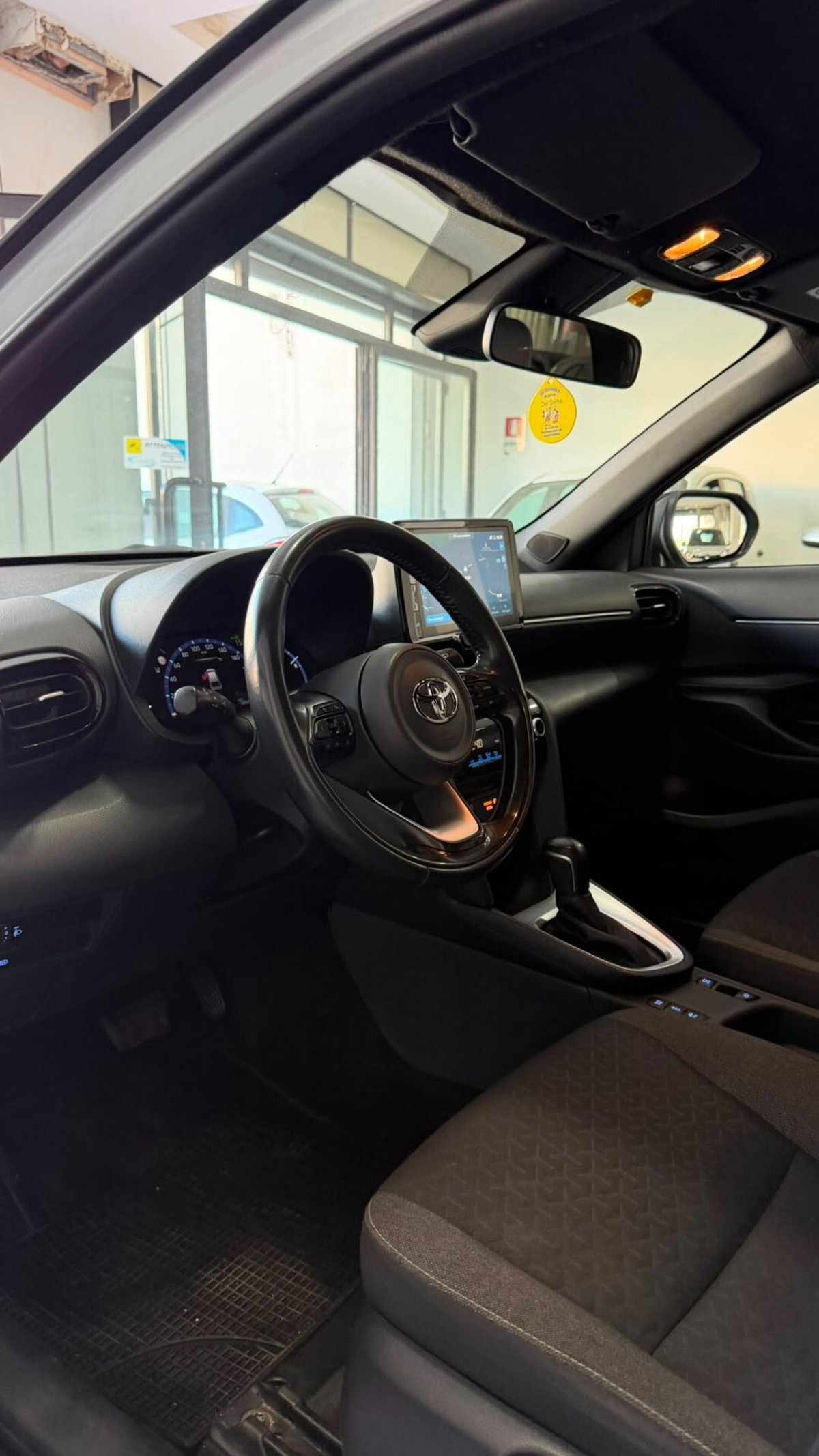 Toyota Yaris Cross 1.5 Hybrid 5p. E-CVT Trend (8)