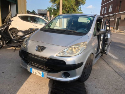 Peugeot 1007 1.4 Happy (3)