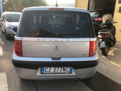 Peugeot 1007 1.4 Happy (6)