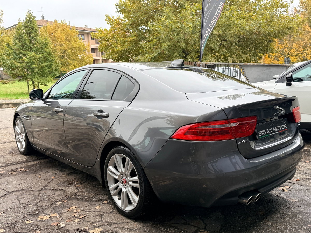 Jaguar XE 2.0 D Turbo 180 CV AWD aut. Prestige (3)