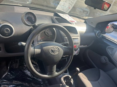 Toyota Aygo 1.0 12V VVT-i 5 porte Sol (6)