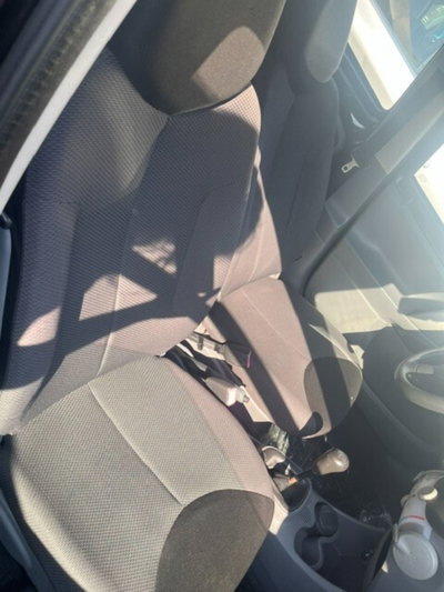 Toyota Aygo 1.0 12V VVT-i 5 porte Sol (9)
