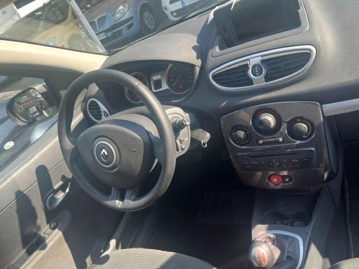 Renault Clio 1.2 16V 5 porte GPL Dynamique (10)