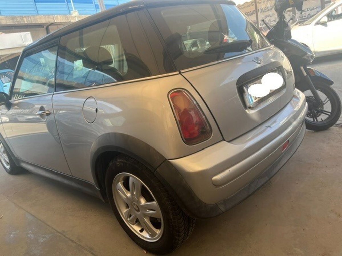 MINI Mini 1.4 tdi One D de luxe (2)