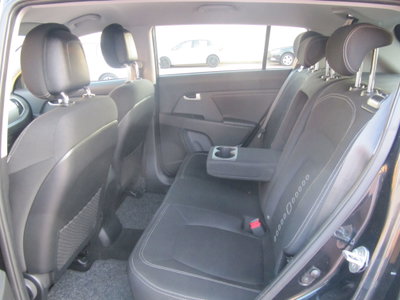 Kia Sportage 1.7 CRDI VGT 2WD Cool (12)