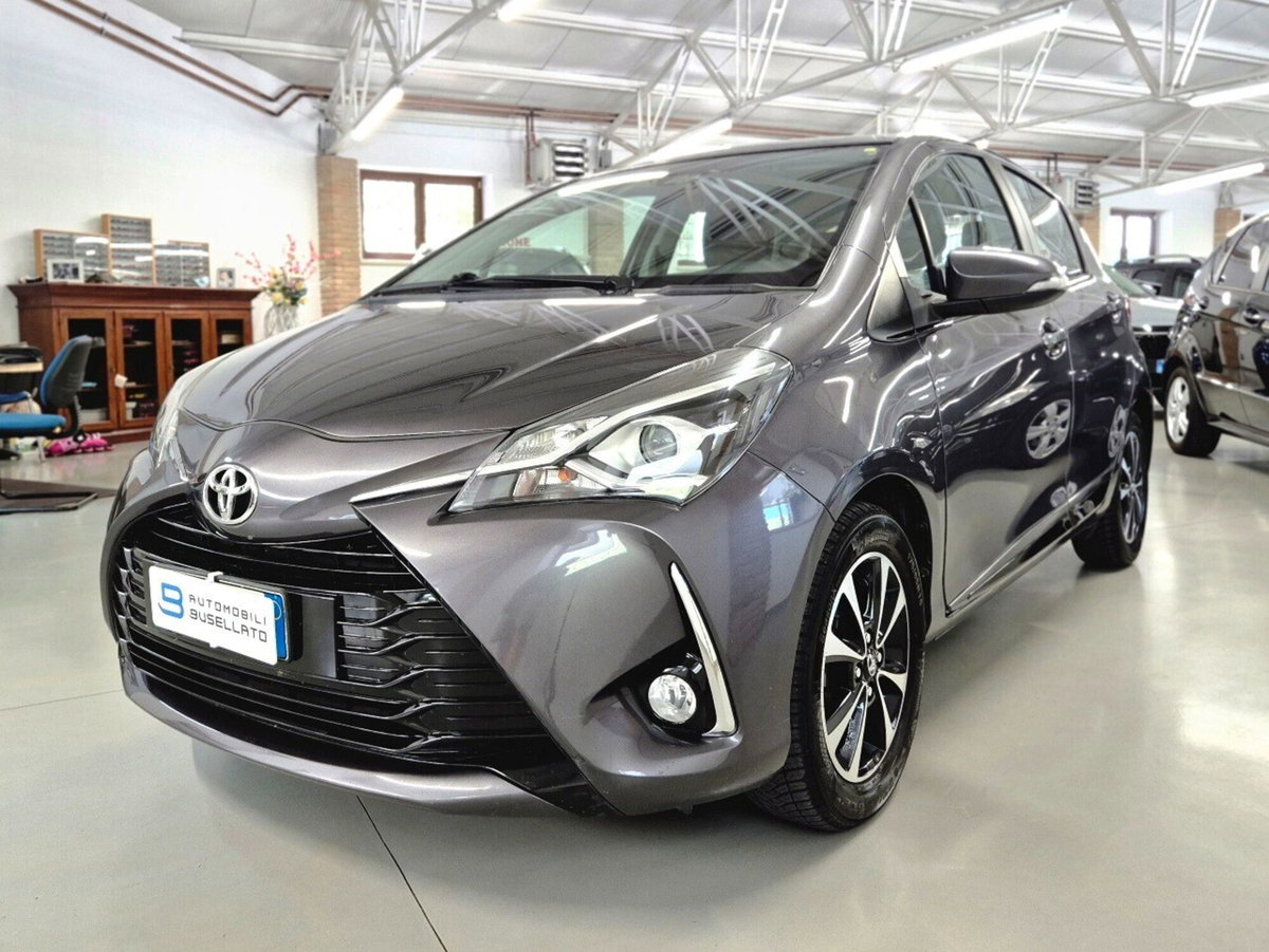 Toyota Yaris 1.0 5 porte Active (3)