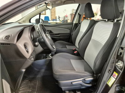 Toyota Yaris 1.0 5 porte Active (6)