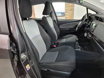 Toyota Yaris 1.0 5 porte Active (7)