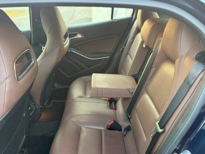 Mercedes-Benz GLA SUV 220 d Automatic 4Matic Business (8)