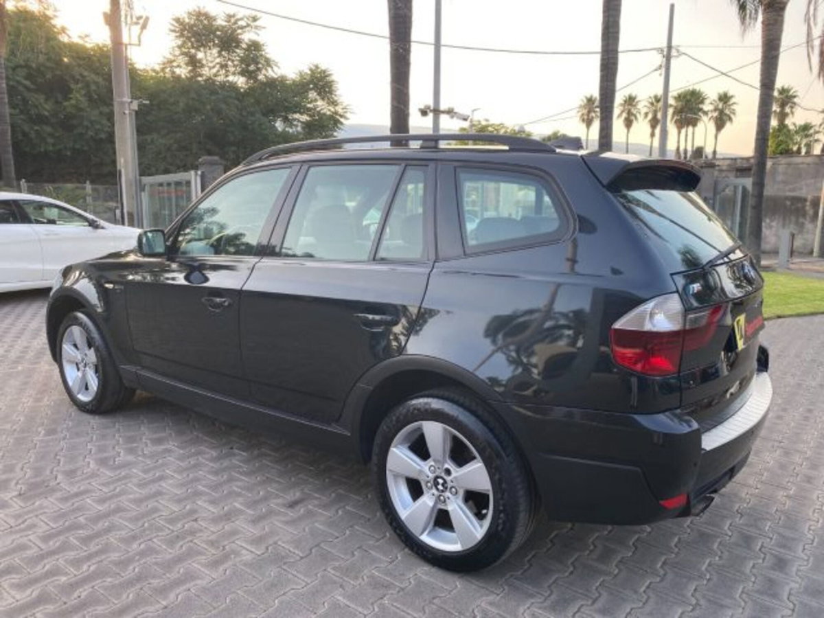 BMW X3 2.0d cat Attiva (4)