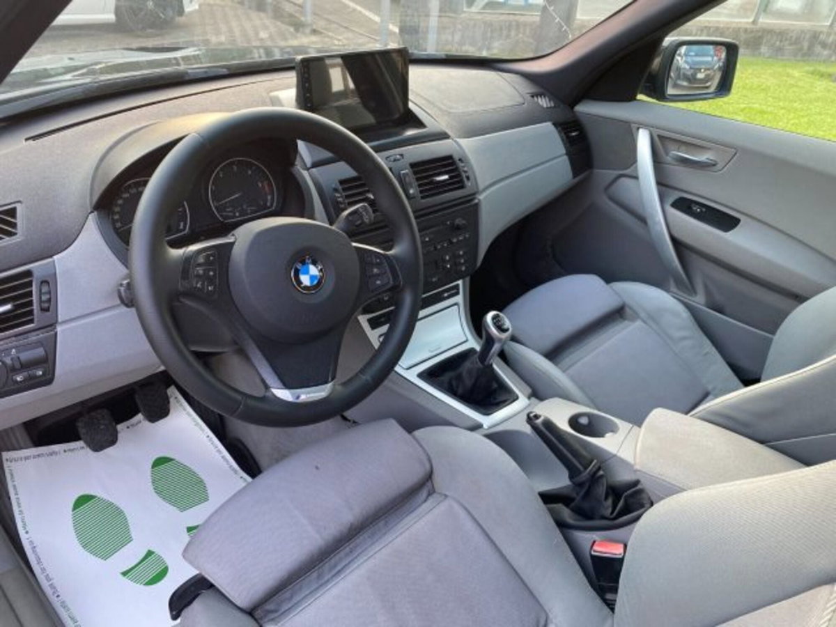 BMW X3 2.0d cat Attiva (5)
