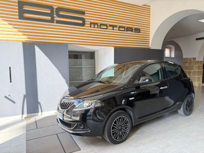 Lancia Ypsilon 1.0 FireFly 5 porte S&S Hybrid Silver Plus usata