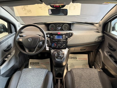 Lancia Ypsilon 1.0 FireFly 5 porte S&S Hybrid Silver Plus (11)