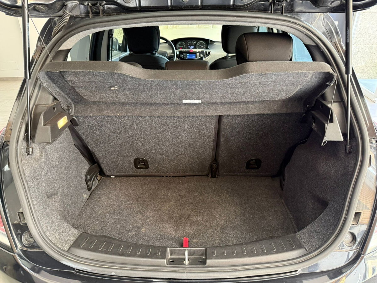Lancia Ypsilon 1.0 FireFly 5 porte S&S Hybrid Silver Plus (15)