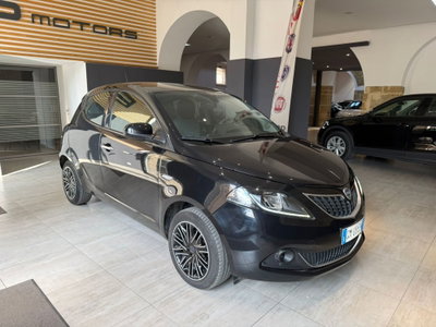 Lancia Ypsilon 1.0 FireFly 5 porte S&S Hybrid Silver Plus (2)