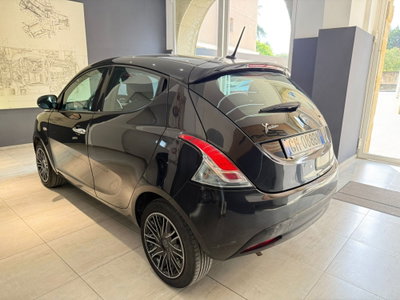 Lancia Ypsilon 1.0 FireFly 5 porte S&S Hybrid Silver Plus (5)