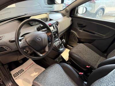 Lancia Ypsilon 1.0 FireFly 5 porte S&S Hybrid Silver Plus (9)