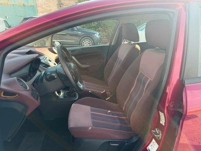 Ford Fiesta 1.4 TDCi 68CV 5 porte Titanium (11)