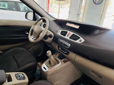 Renault Scenic E-Tech Electric 1.5 dCi 110CV Luxe (10)