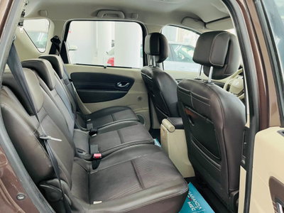 Renault Scenic E-Tech Electric 1.5 dCi 110CV Luxe (12)