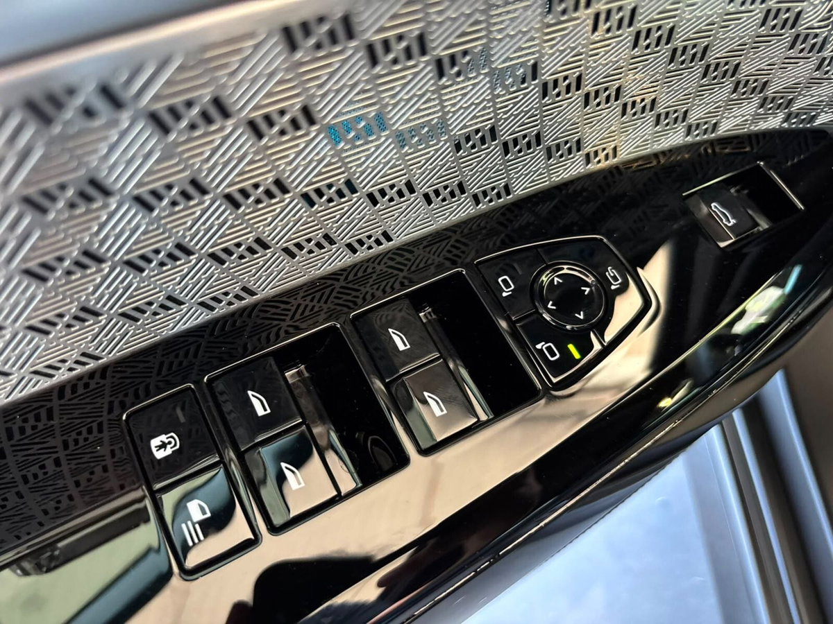BMW i7 M70 MSport Pro (17)