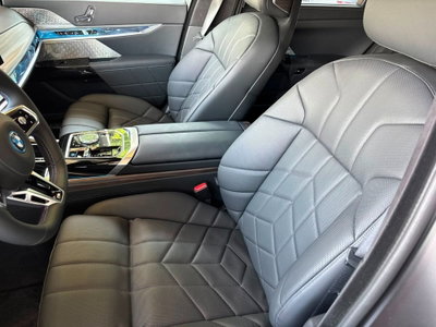 BMW i7 M70 MSport Pro (6)