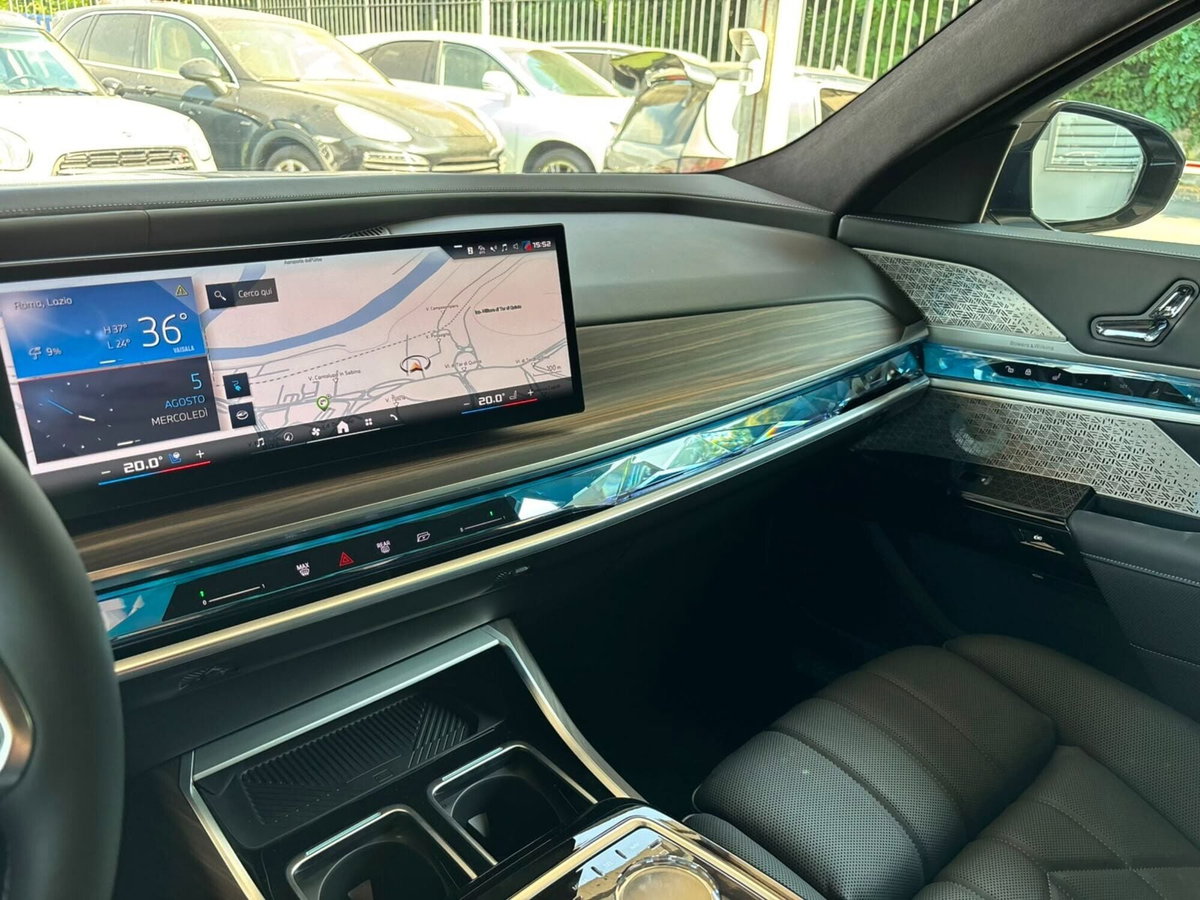 BMW i7 M70 MSport Pro (8)