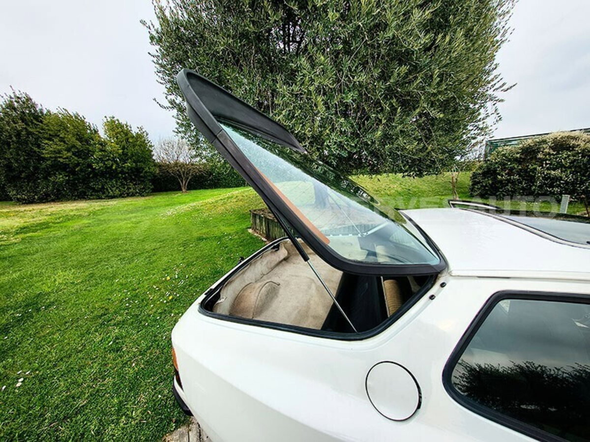 Porsche 944 Coupé 944 (14)
