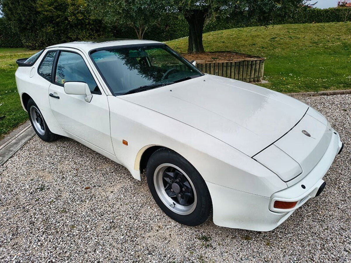 Porsche 944 Coupé 944 (4)