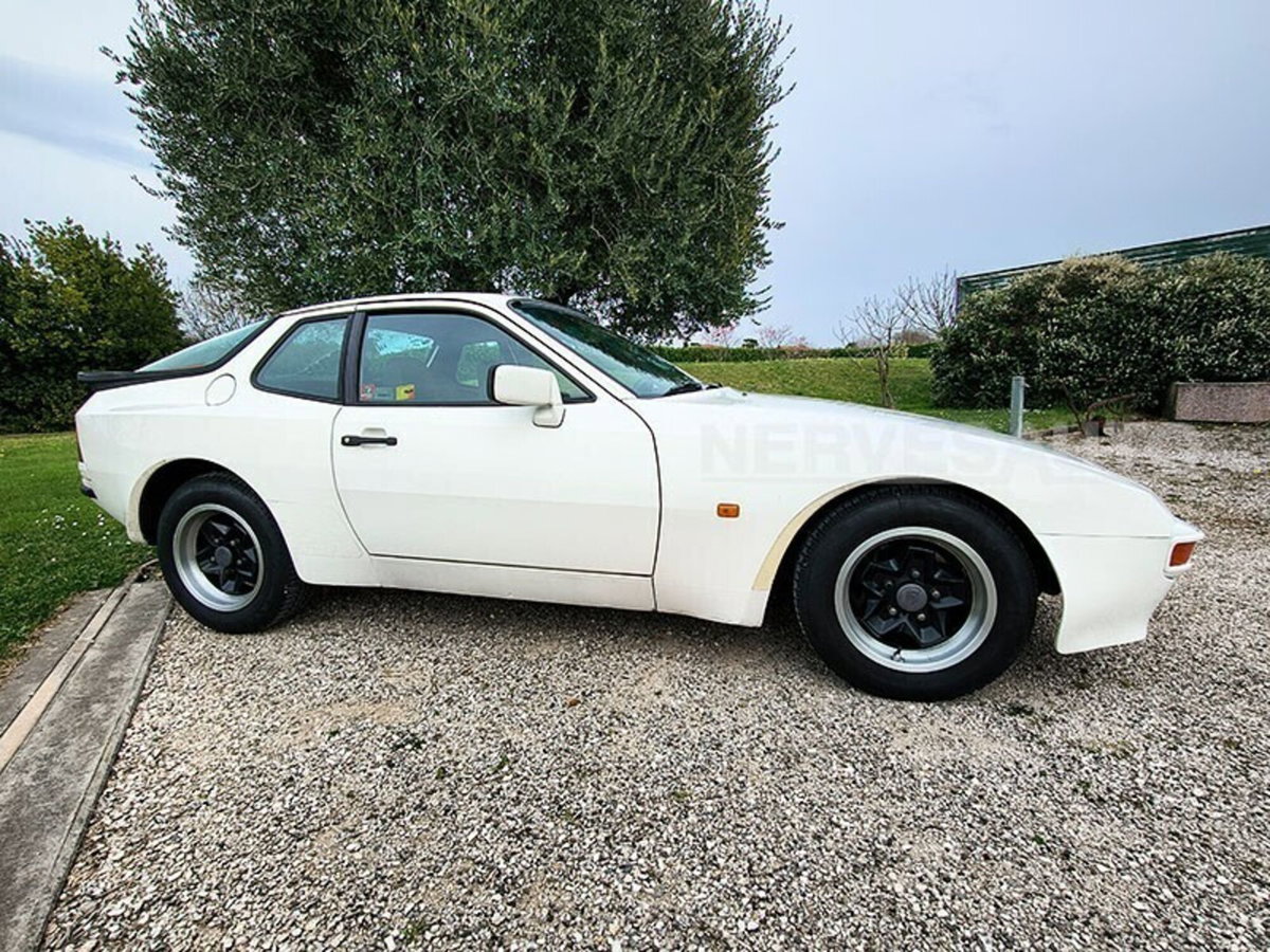 Porsche 944 Coupé 944 (5)