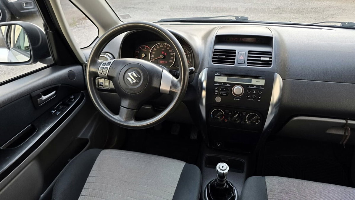 Suzuki SX4 DDiS 16V Urban Line (8)