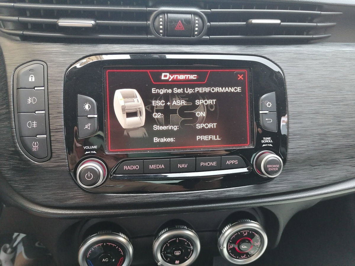 Alfa Romeo Giulietta 1.6 JTDm Super 120cv tct (11)