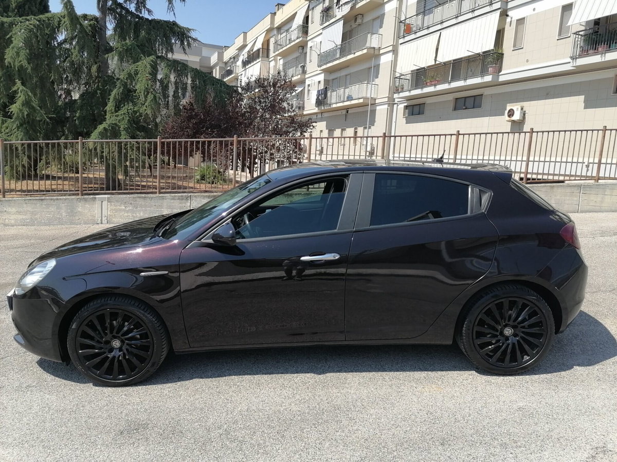 Alfa Romeo Giulietta 1.6 JTDm Super 120cv tct (8)
