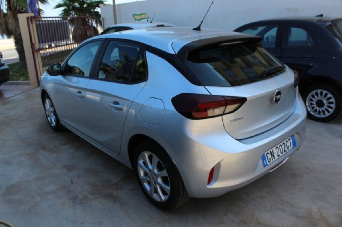 Opel Corsa 1.2 (2)