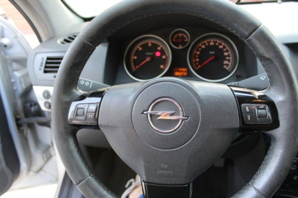 Opel Astra 1.7 CDTI 110CV 5 porte Cosmo (11)