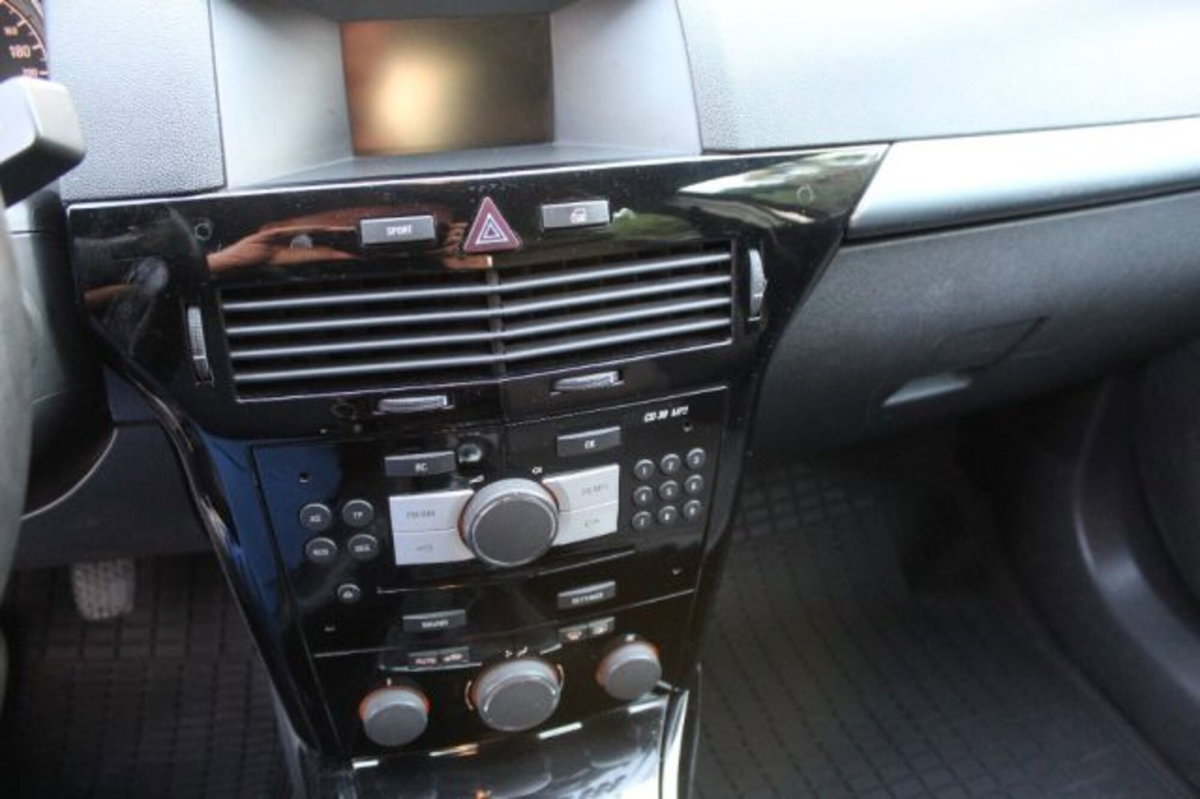 Opel Astra 1.7 CDTI 110CV 5 porte Cosmo (12)